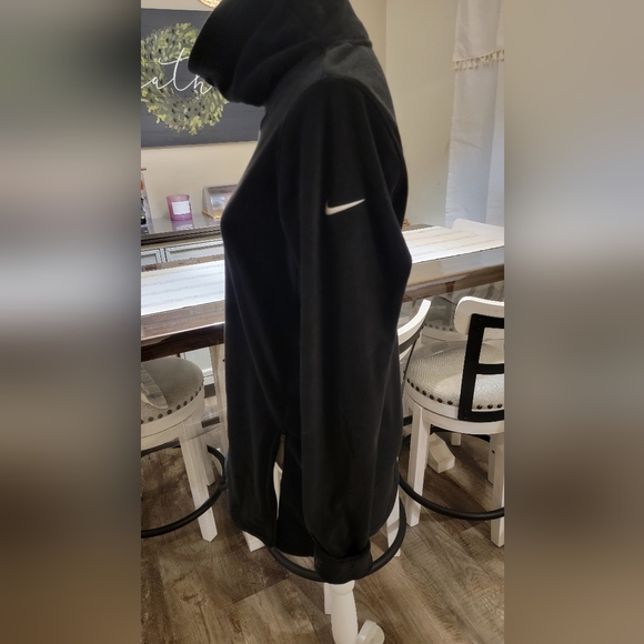 NIKE THERMA FLEECE DRI FIT TURTLENECK  SWEATER SIZE MEDIUM BLACK - Picture 2 of 5